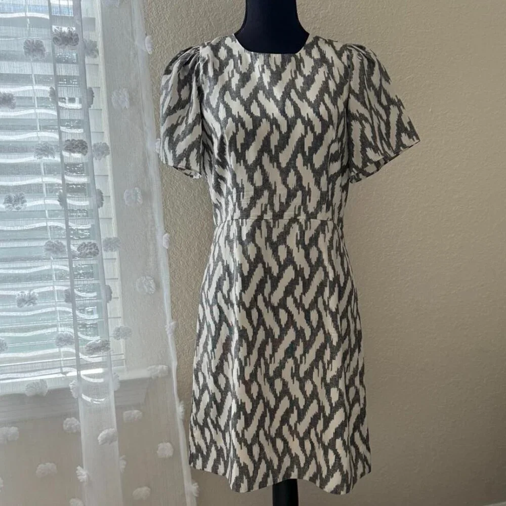J. Crew dress in gray and cream 100% silk ikat print with cap sleeves size 4